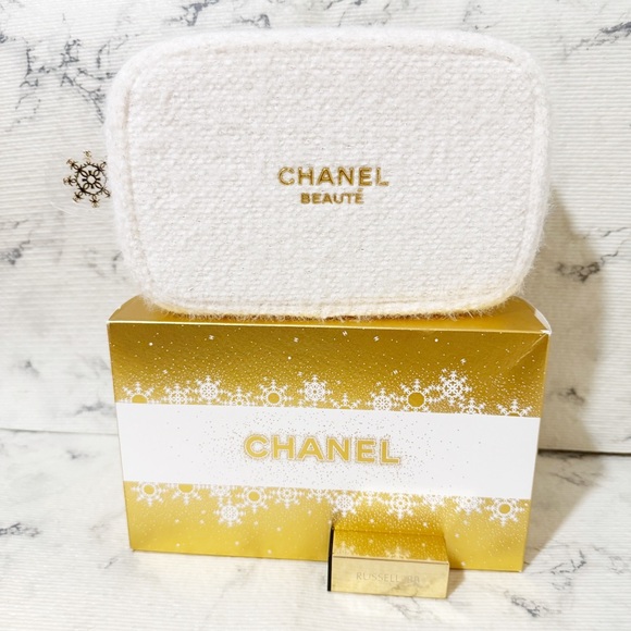 CHANEL Other - Chanel Beauty White Tweed Pouch with Gold CC Snowflake Zipper